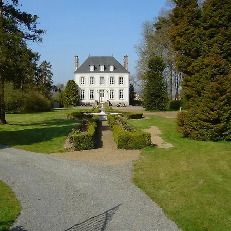 Attractive Mansion In Normandy With Garden Nyaraló